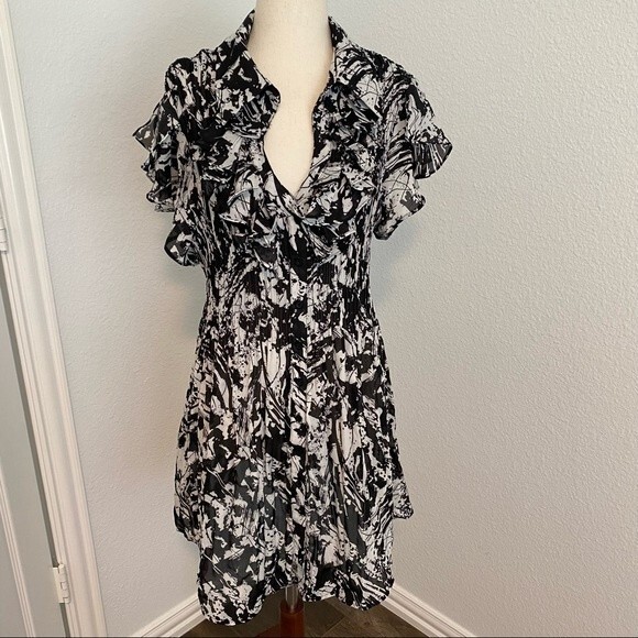 NWOT  Sunny Taylor Abstract Pattern Ruffle V Neck Pleat Sexy Lightweight 2X - Picture 1 of 12